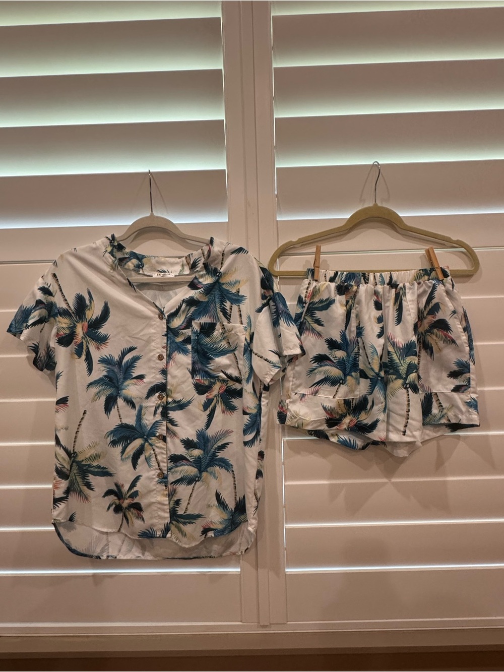 Women's Palm-Print Short Pajama Set - White & Blue